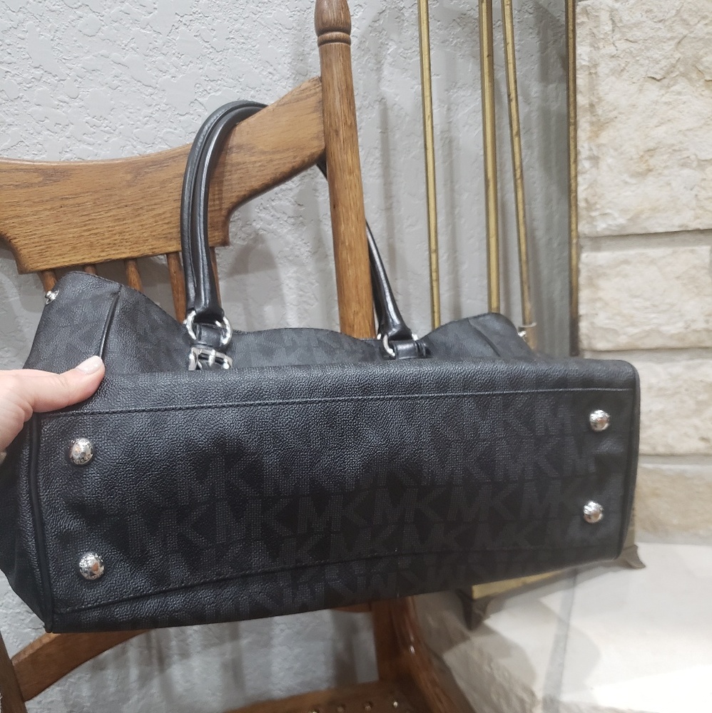 Handbag - Picture 5 of 8